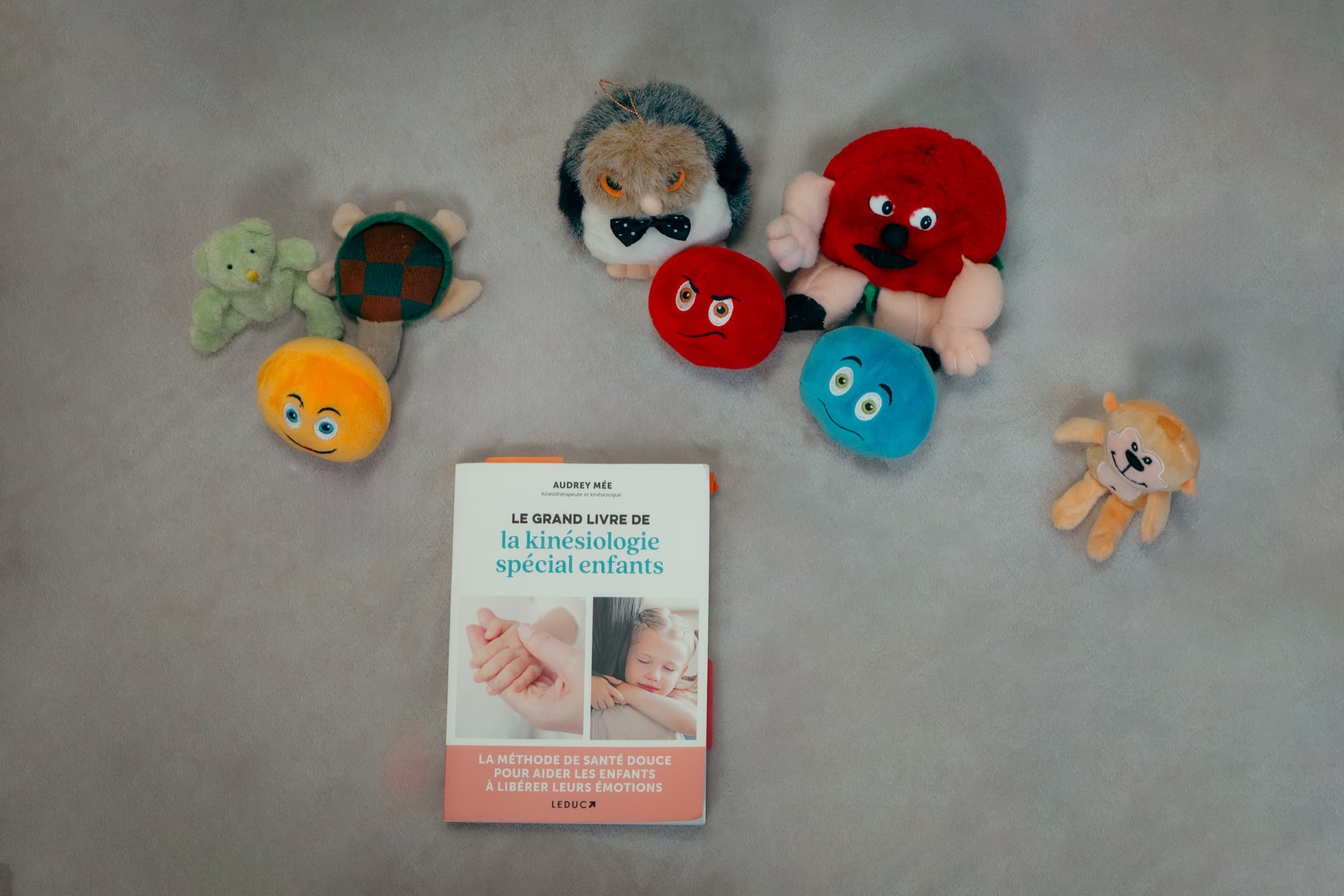 Supports ludiques et livre consacrés à l’expression des émotions chez les enfants